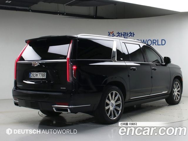 Cadillac Escalade 6.2 ESV ESV Premium Luxury Platinum — пробег 86 000 км — фото 2 из 5