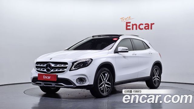Mercedes-Benz GLA-Class GLA220 Premium — пробег 63 617 км — фото 1 из 5