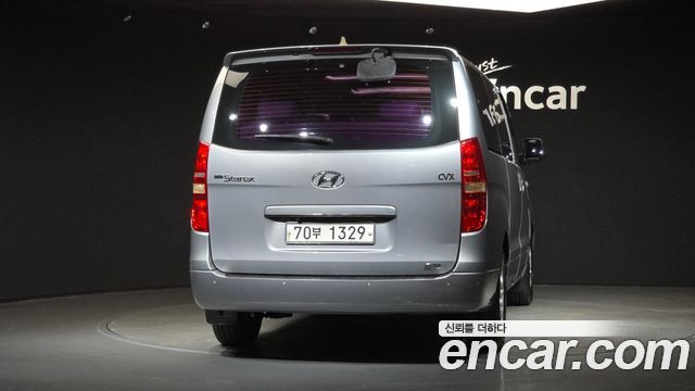 Hyundai Starex 12-Seater Wagon CVX Premium — пробег 228 584 км — фото 4 из 5
