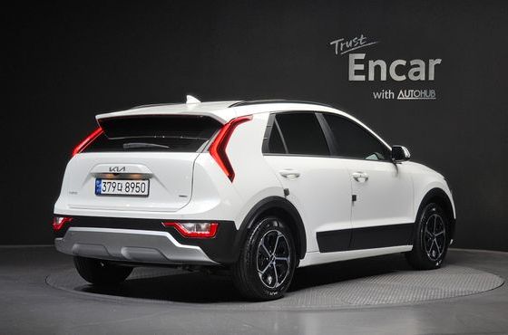 Kia Niro Prestige — пробег 22 838 км — фото 2 из 5