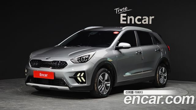 Kia Niro 1.6 HEV Prestige — пробег 127 190 км — фото 1 из 5