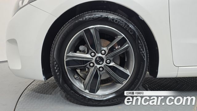 Kia K3 из Кореи Encar