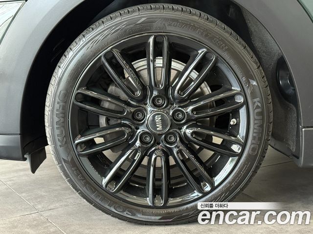 Mini Cooper Classic Third Generation — пробег 57 980 км — фото 5 из 5