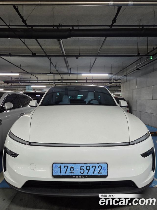 Tesla Model Y Long Range AWD — пробег 5 781 км — фото 1 из 5