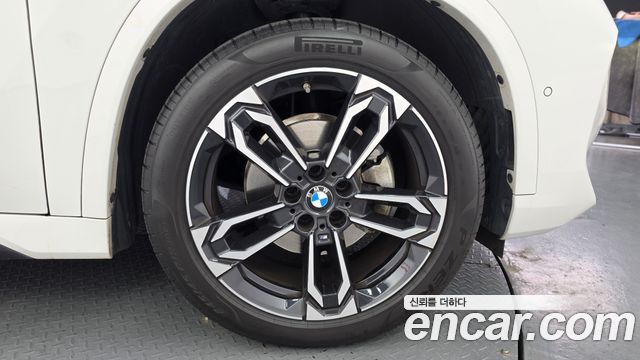 BMW X1 xDrive 20i M Sport — пробег 9 169 км — фото 5 из 5