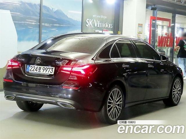Mercedes-Benz A-Class A250 4MATIC Sedan — пробег 19 203 км — фото 4 из 5