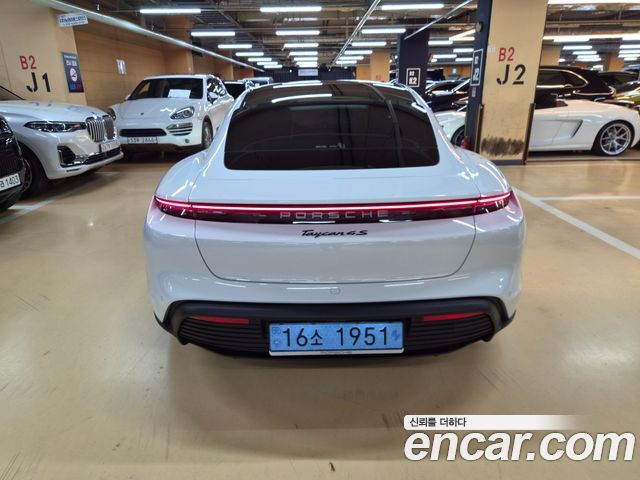 Porsche Taycan из Кореи Encar