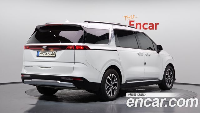 Kia Carnival из Кореи Encar