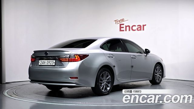 Lexus ES Supreme XV60 — пробег 86 258 км — фото 2 из 5