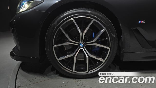BMW 5-Series 530i M Sport Package — пробег 14 481 км — фото 5 из 5