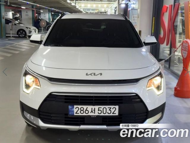 Kia Niro Prestige — пробег 27 779 км — фото 1 из 3