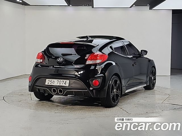 Hyundai Veloster T-GDi Extreme — пробег 128 699 км — фото 4 из 5