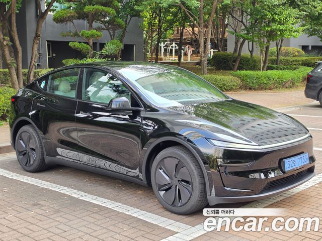 Tesla Model Y Premium RWD — пробег 31 км — фото 5 из 5