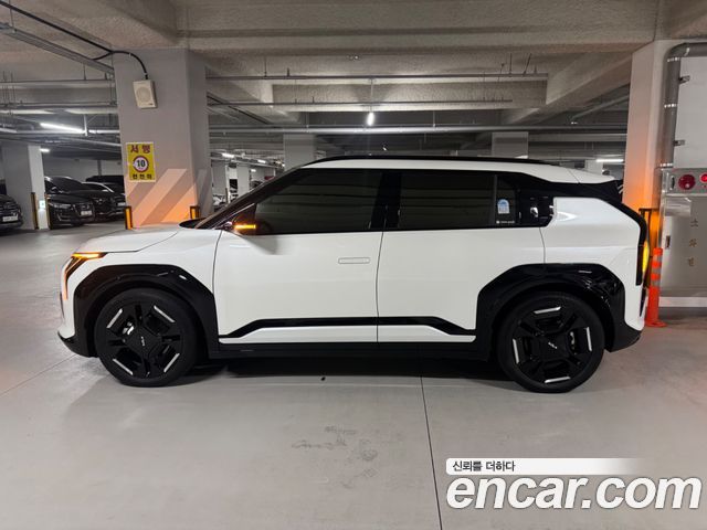 Kia EV3 Long Range 2WD GT Line — пробег 61 000 км — фото 4 из 5