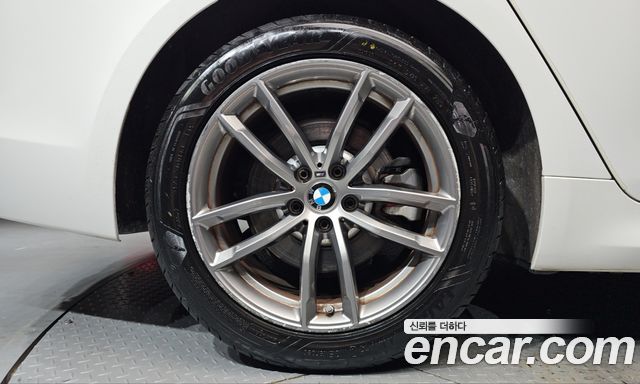 BMW 5-Series 520d xDrive M Sport Package — пробег 135 909 км — фото 5 из 5