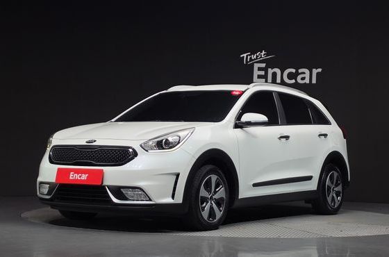Kia Niro Prestige — пробег 123 940 км — фото 1 из 5