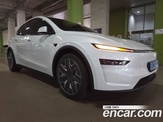 Tesla Model Y L Long Range AWD — пробег 1 758 км — фото 2 из 5