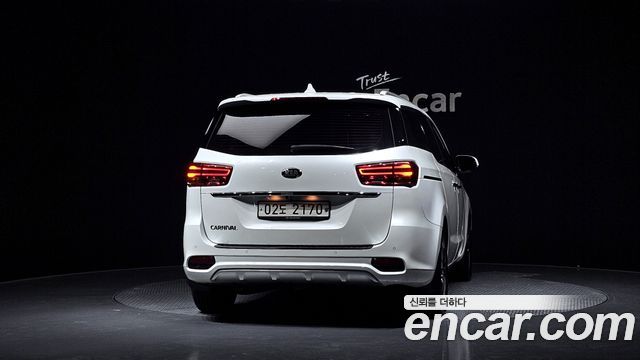 Kia Carnival из Кореи Encar