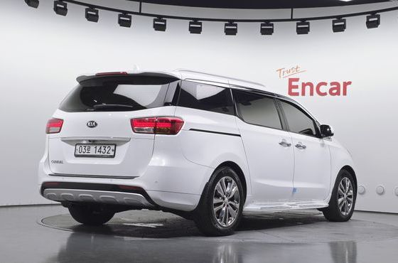 Kia Carnival 9-seater Prestige — пробег 105 395 км — фото 2 из 5