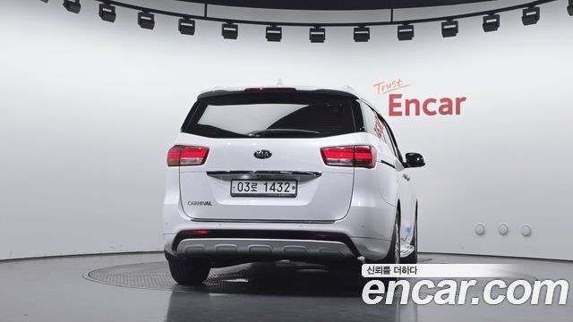 Kia Carnival из Кореи Encar