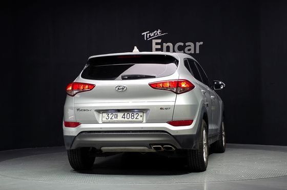 Hyundai Tucson Diesel 2.0 2WD Style — пробег 121 861 км — фото 4 из 5