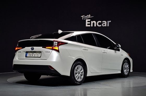 Toyota Prius 1.8 — пробег 43 806 км — фото 2 из 5