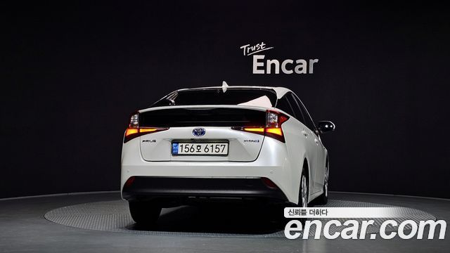 Toyota Prius 1.8 — пробег 43 806 км — фото 4 из 5