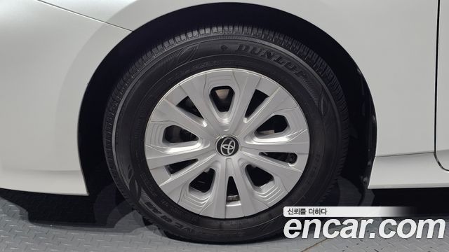 Toyota Prius 1.8 — пробег 43 806 км — фото 5 из 5