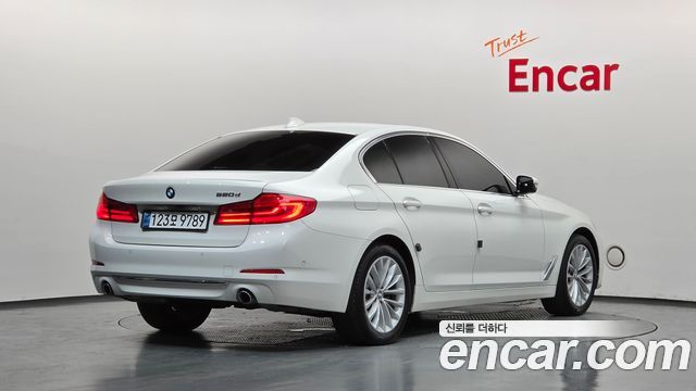 BMW 5-Series 520d Luxury Plus — пробег 67 286 км — фото 2 из 5