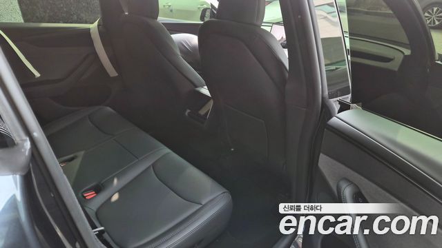 Tesla Model Y RWD — пробег 10 840 км — фото 3 из 5