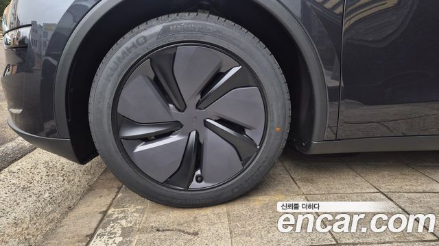 Tesla Model Y RWD — пробег 10 840 км — фото 5 из 5