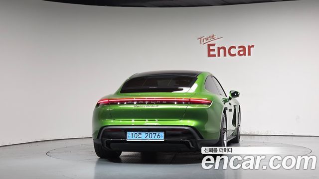 Porsche Taycan Turbo S — пробег 27 457 км — фото 4 из 5