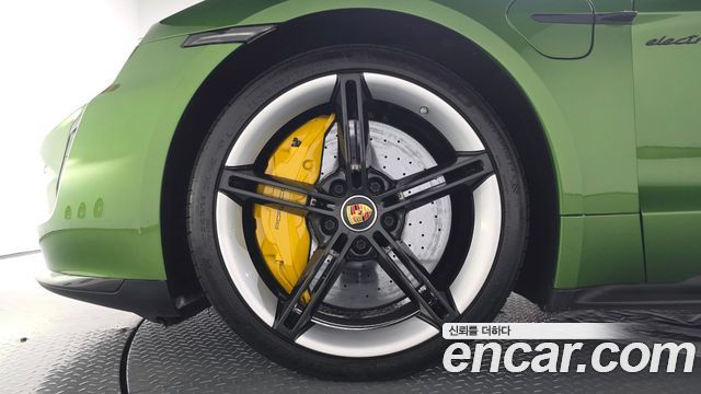 Porsche Taycan Turbo S — пробег 27 457 км — фото 5 из 5