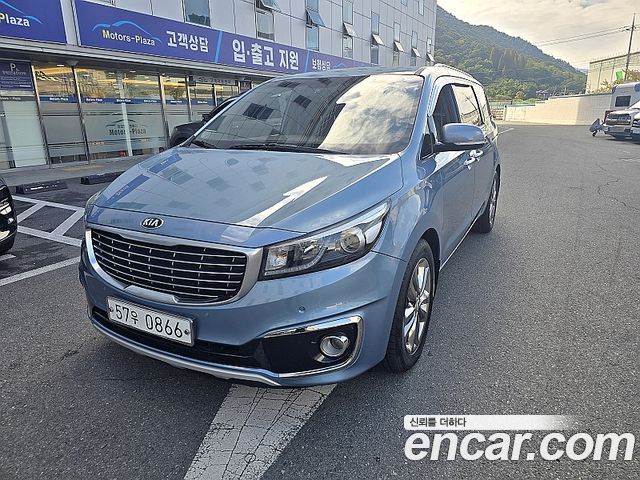 Kia Carnival 7-seater Limousine VIP — пробег 126 905 км — фото 2 из 5