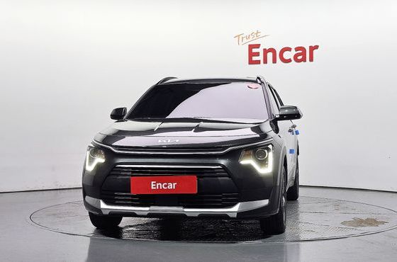 Kia Niro Prestige — пробег 11 829 км — фото 3 из 5