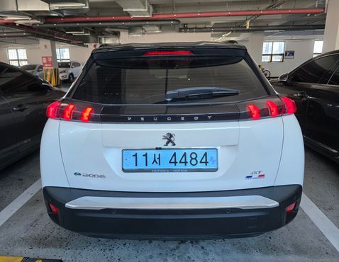 Peugeot 2008 EV GT — пробег 68 000 км — фото 3 из 5