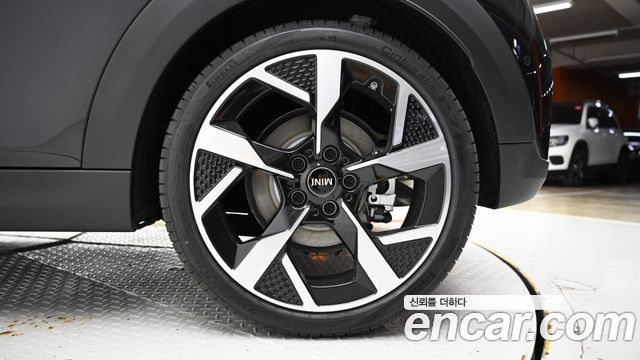 Mini Cooper Favoured — пробег 71 км — фото 5 из 5