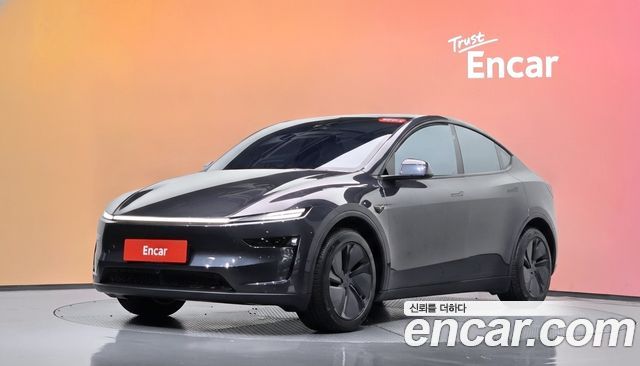 Tesla Model Y RWD — пробег 5 911 км — фото 1 из 5