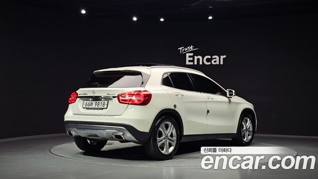 Mercedes-Benz GLA-Class GLA200 d 4MATIC — пробег 75 821 км — фото 2 из 5
