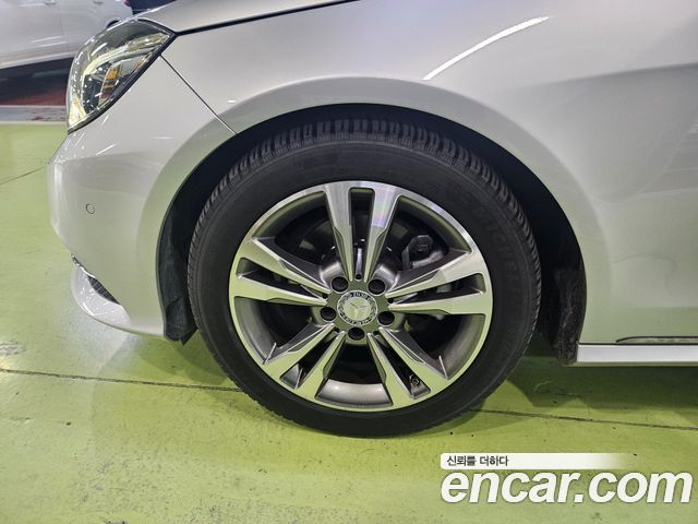 Mercedes-Benz E-Class E220 Bluetec Avantgarde — пробег 73 387 км — фото 5 из 5