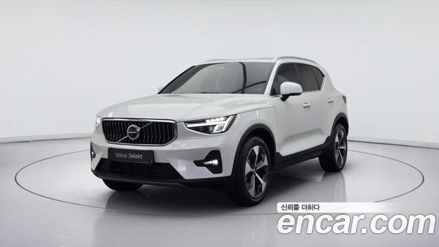 Volvo XC40 B4 Ultra Bright — пробег 5 740 км — фото 1 из 5