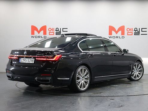 BMW 7-Series 740Li xDrive M Sport Package — пробег 51 018 км — фото 2 из 5