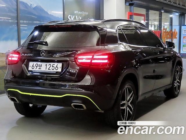 Mercedes-Benz GLA-Class GLA220 Premium — пробег 123 440 км — фото 4 из 5