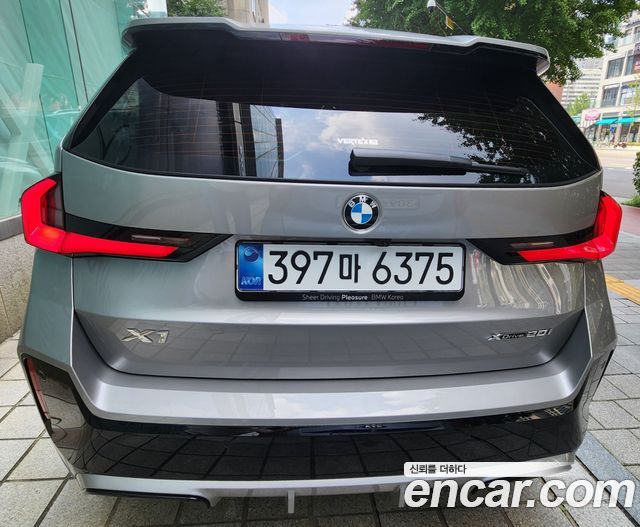 BMW X1 xDrive 20i M Sport — пробег 1 100 км — фото 3 из 5