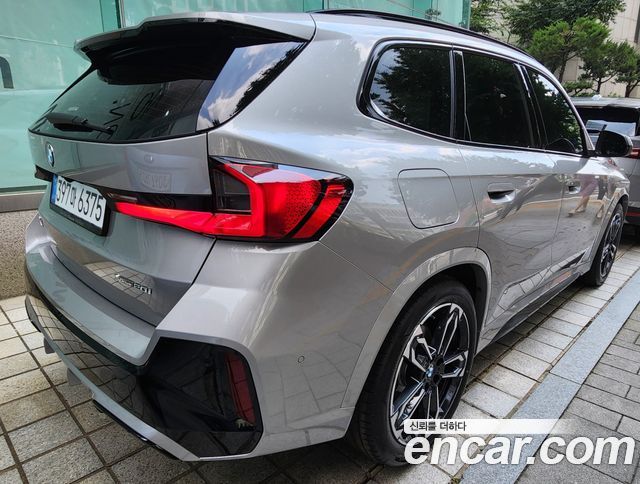 BMW X1 xDrive 20i M Sport — пробег 1 100 км — фото 5 из 5