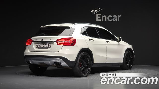 Mercedes-Benz GLA-Class GLA200 d 4MATIC — пробег 54 320 км — фото 2 из 5