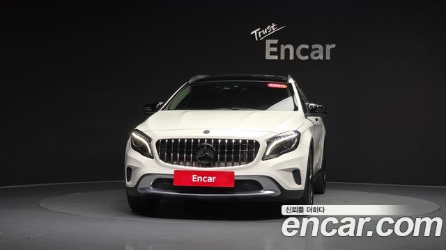 Mercedes-Benz GLA-Class GLA200 d 4MATIC — пробег 54 320 км — фото 3 из 5