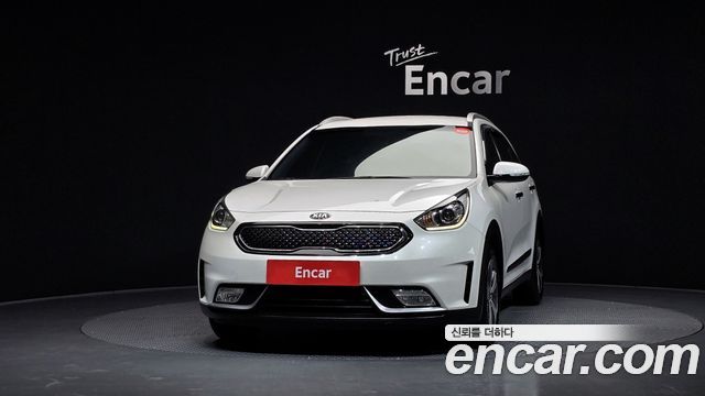 Kia Niro Prestige — пробег 162 620 км — фото 3 из 5
