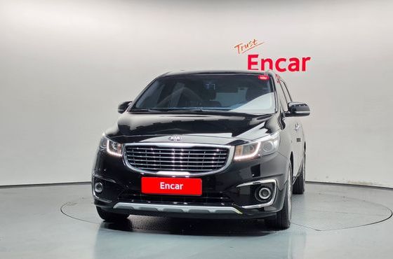 Kia Carnival 7-seater Limousine VIP — пробег 104 427 км — фото 3 из 5