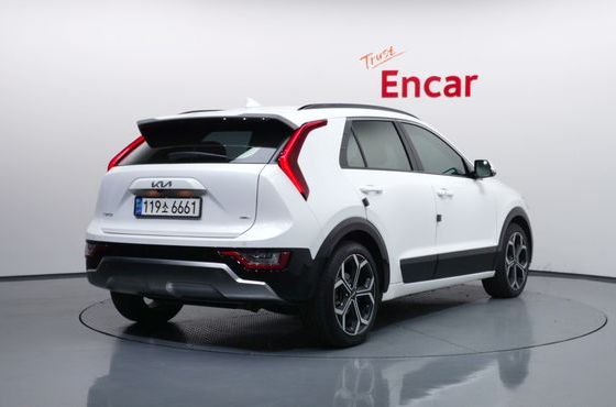 Kia Niro Prestige — пробег 76 846 км — фото 2 из 5